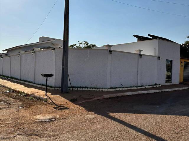 #1 - Casa para Venda em Iporá - GO - 2