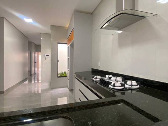 #18 - Casa para Locação em Iporá - GO - 2