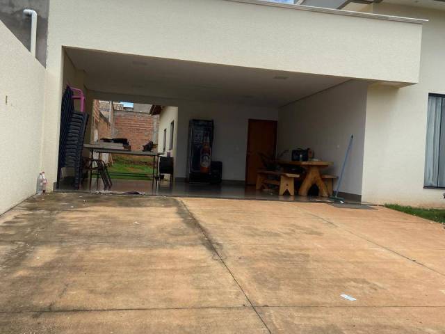 #21 - Casa para Venda em Iporá - GO - 2
